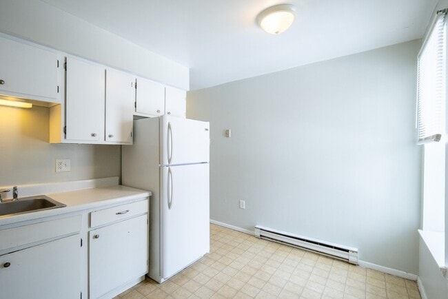 Building Photo - 50-62 East Street - 3B