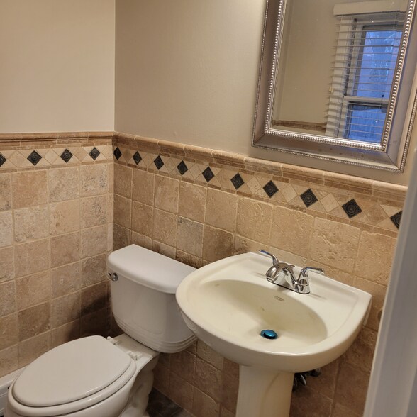 Building Photo - 50 Fairfield Ave