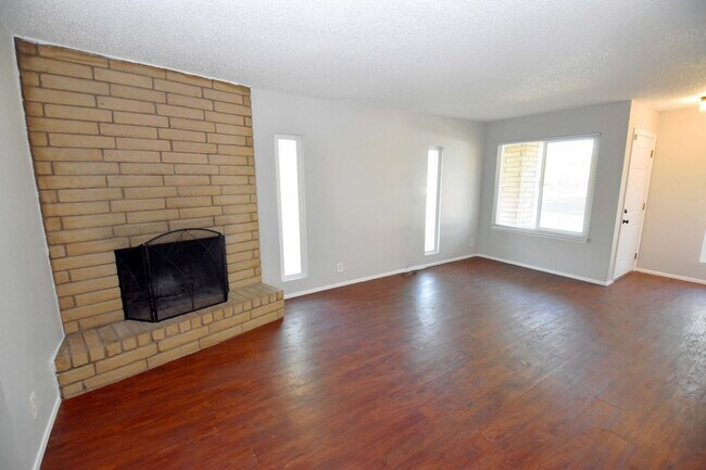 Building Photo - 5902-5902 Bourbon Dr