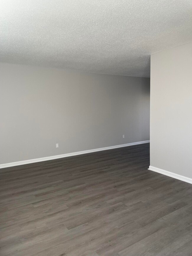 Building Photo - 4759 Tessie Ln