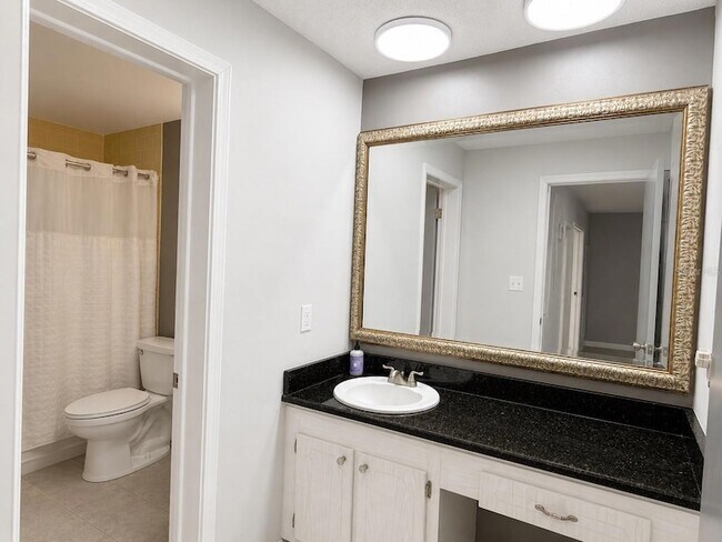 Building Photo - 1706 Belleair Forest Dr