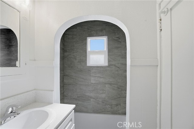 Building Photo - 2 E Cypress Ave