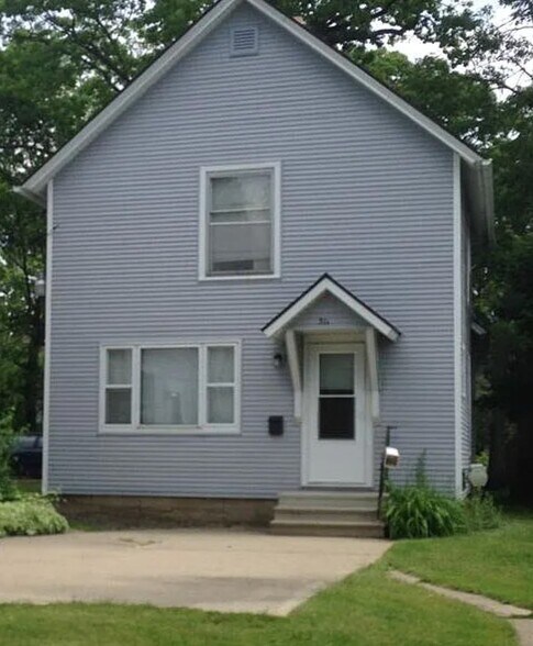 Building Photo - 311 3rd St