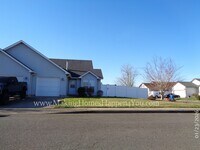 Building Photo - 7475 Parkplace Dr NE