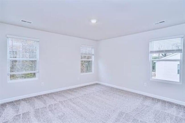 Building Photo - 206 Telford Dr