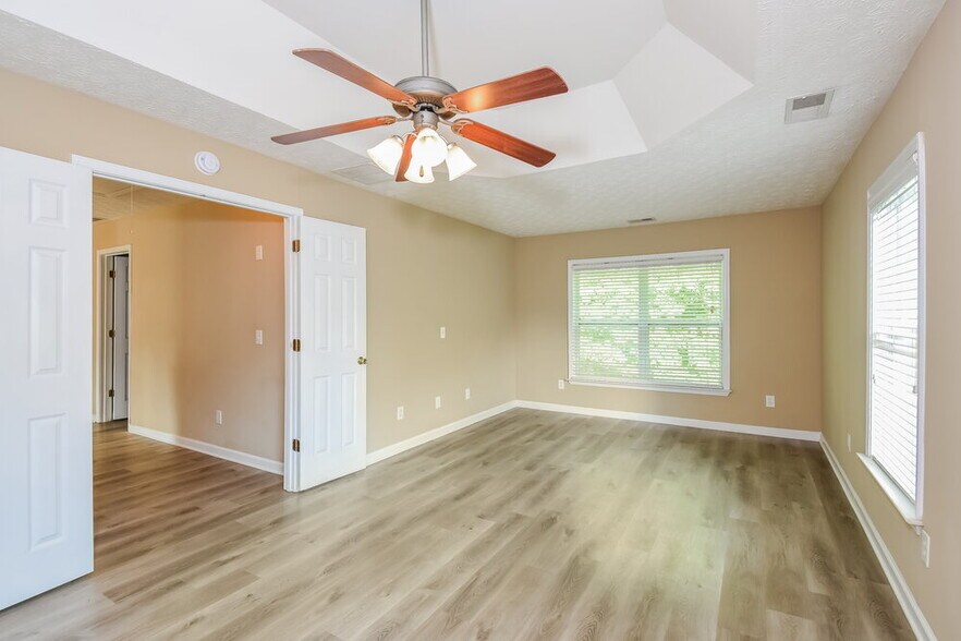 Building Photo - 934 Mill Creek Ave