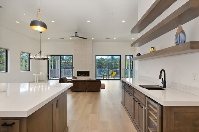 Building Photo - Waterfront 4 bed 4 bath 3,887 sq. ft.