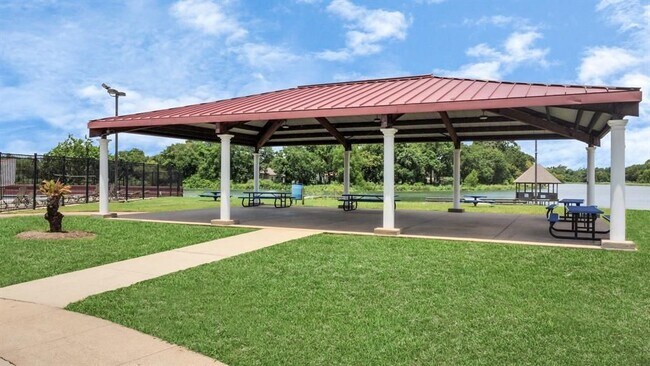 Building Photo - 8002 Weeping Willow Pl