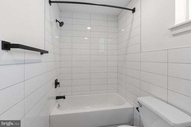Building Photo - 109 W Wildey St
