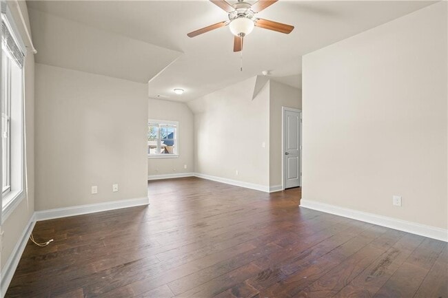 Building Photo - 710 Deer Holw Trce