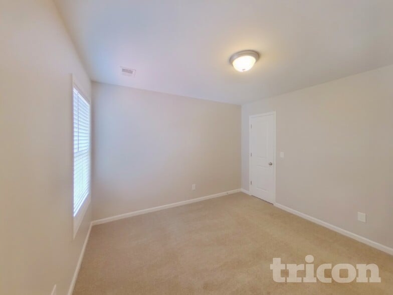 Building Photo - 18 Driftwood Ave