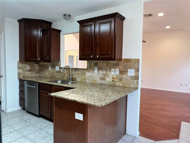 Building Photo - 2403 SW 20th St