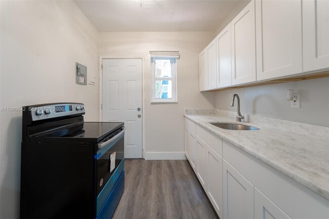 Building Photo - 1537 Jefferson Ave