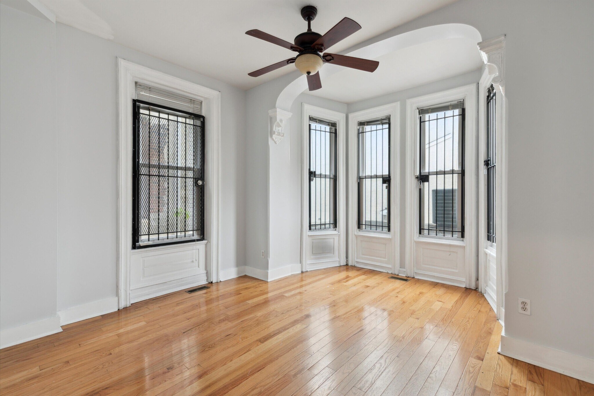 Building Photo - 1703 W Montgomery Ave