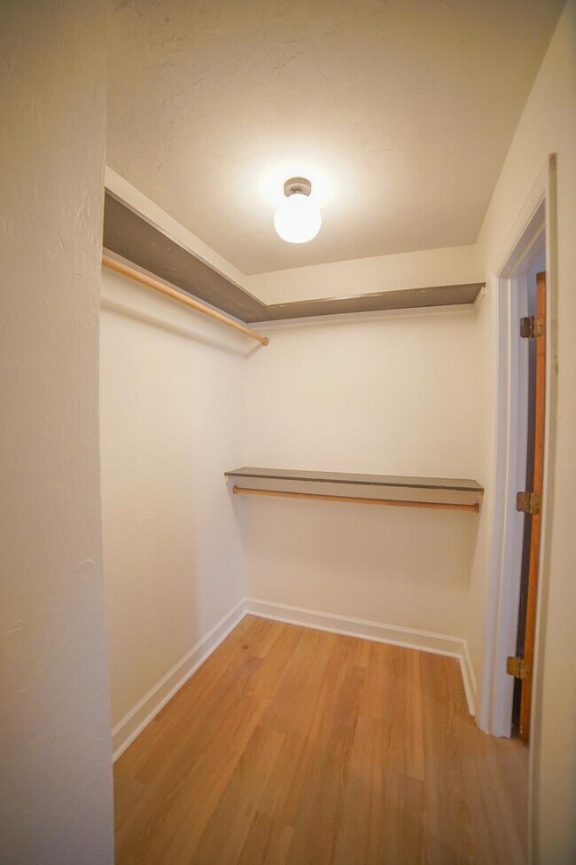 Building Photo - 2020 Cynthia Dr