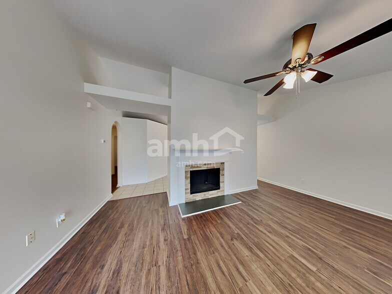 Building Photo - 602 Fairgreen Trail