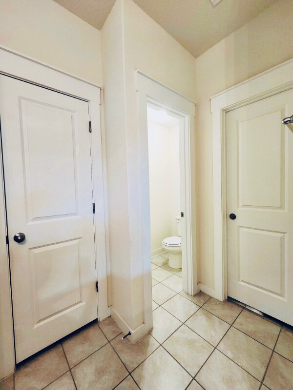 Building Photo - 741 Carol Dr