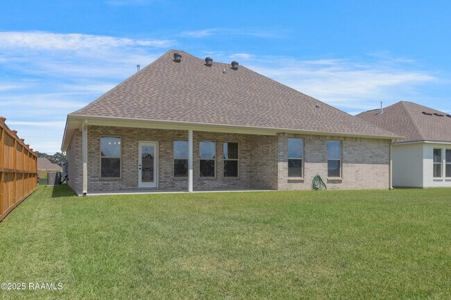 Building Photo - 113 Star Ln