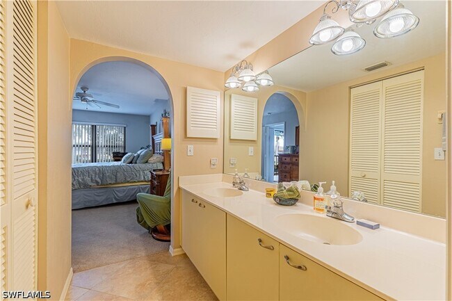 Building Photo - 4410 Chantelle Dr