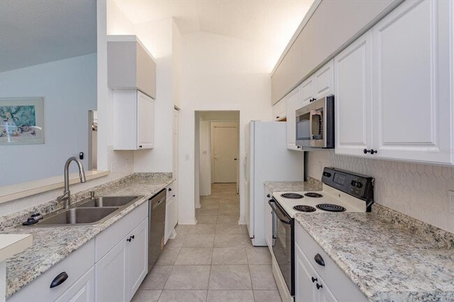 Building Photo - 5955 Kenlyn Ct