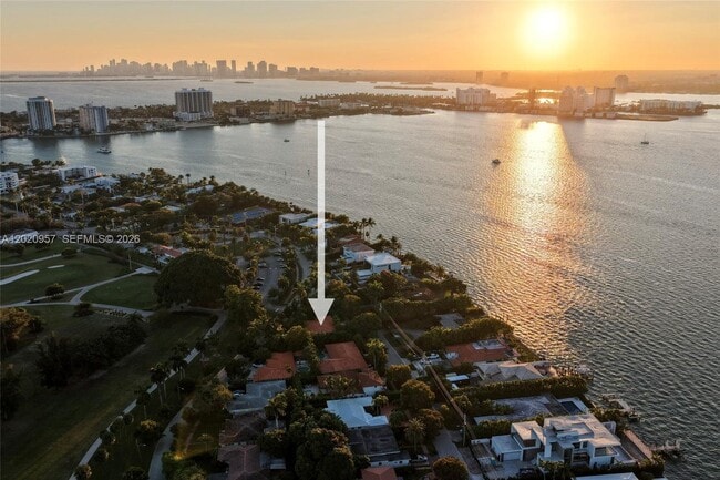 Building Photo - 1100 N Shore Dr