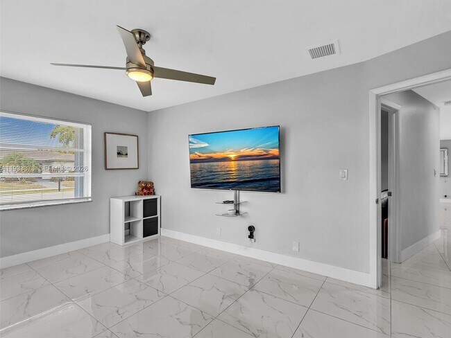 Building Photo - 406 Sailboat Cir