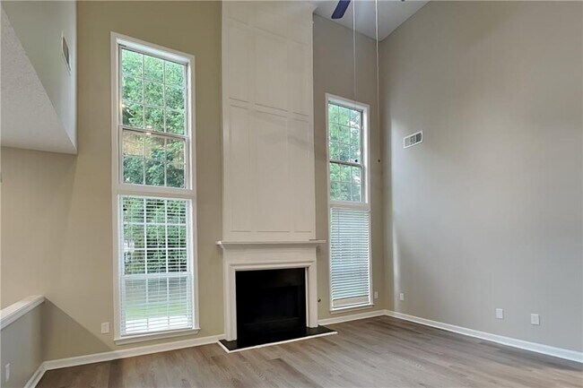 Building Photo - 3206 Claybrooke Dr NE