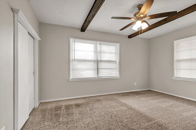 Building Photo - 2228 SW 61st Terrace