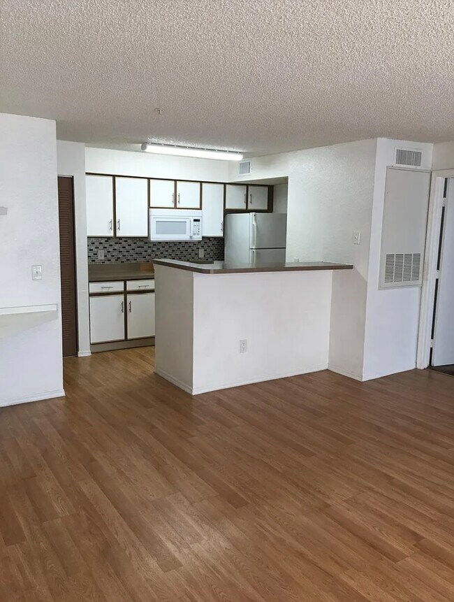 Building Photo - 2214 Grand Cayman Ct