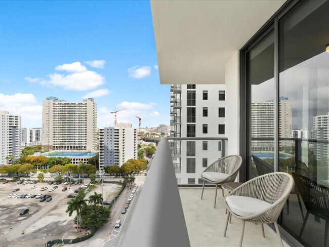 Building Photo - 11 NE 6th St