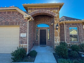 Building Photo - 7836 Cottonwood Dr