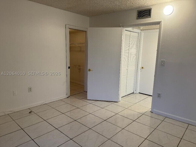 Building Photo - 8400 SW 133rd Avenue Rd