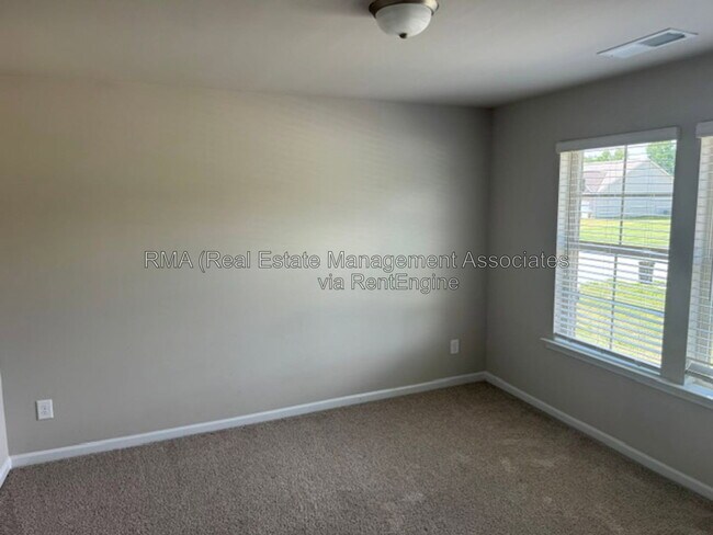 Building Photo - 1156 Burgundy Dr