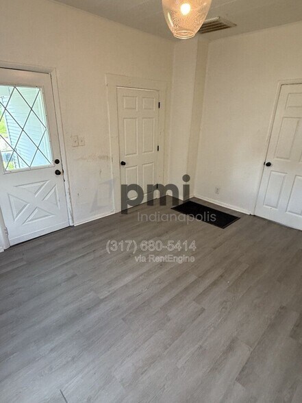 Building Photo - 1308 W 4th St