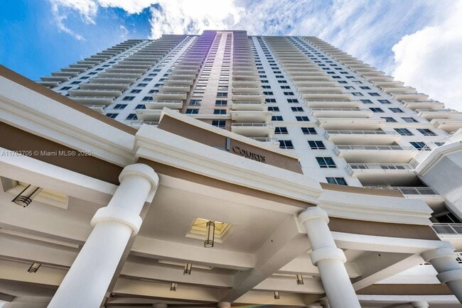 Building Photo - 801 Brickell Key Blvd