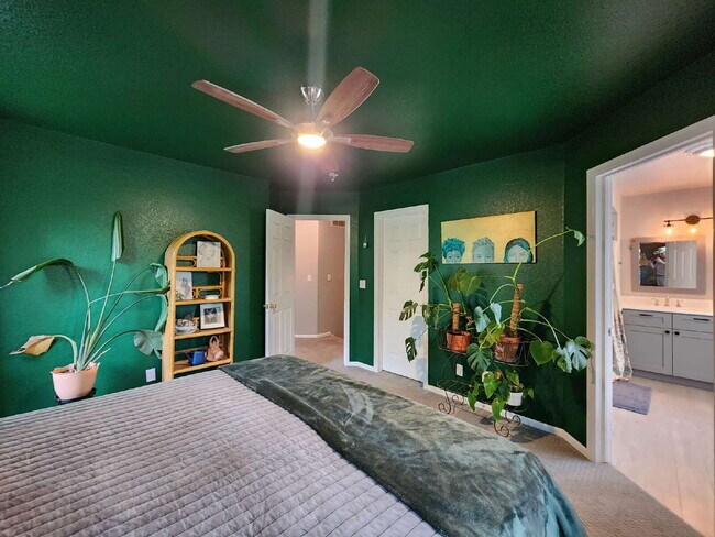 Building Photo - Stunning 3 Bedroom Townhome Tucked Away In Breathtaking Community