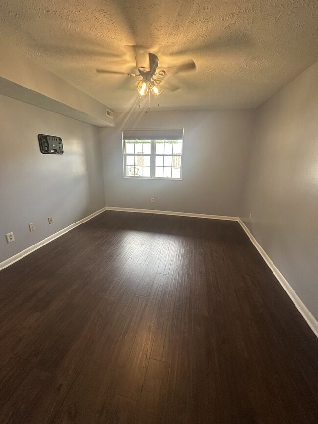 Building Photo - 1150 Tollis Pkwy