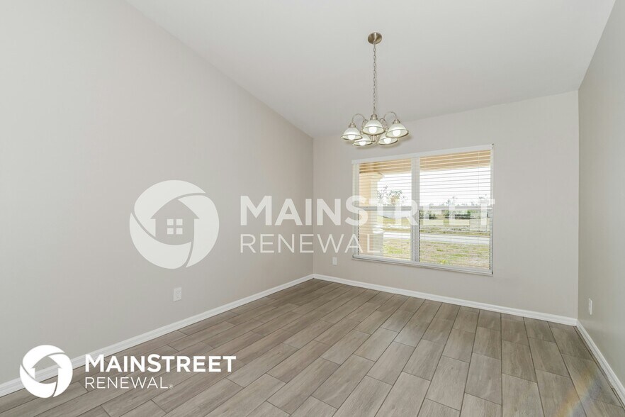 Building Photo - 2011 NW 23rd St