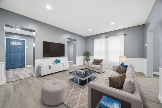 Building Photo - 8824 S Wabash Ave