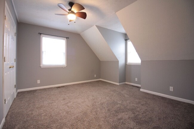 Building Photo - 135 Waterford Dr
