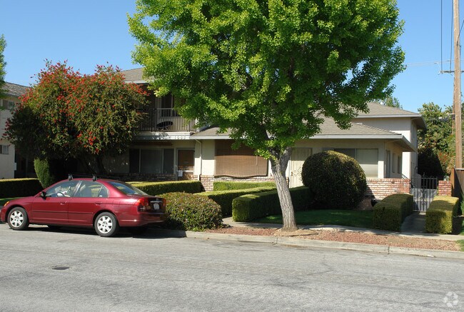 Building Photo - 1683 Ontario Dr