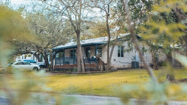 Building Photo - 9900 La Jolla Dr