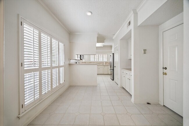 Building Photo - 2125 Bering Dr