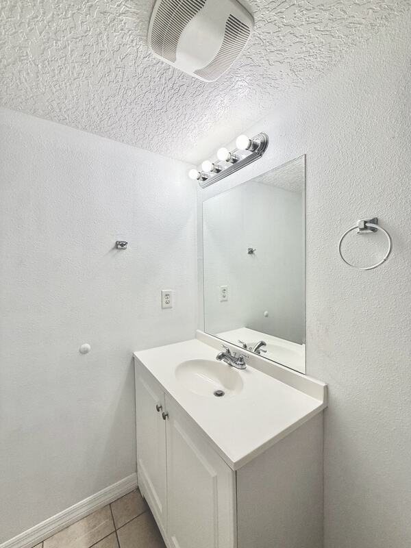 Building Photo - 425 F St