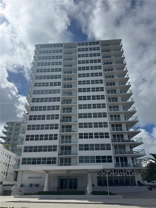 Building Photo - 209 N Fort Lauderdale Beach Blvd