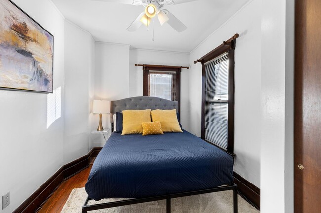 Building Photo - 726 Kerr St