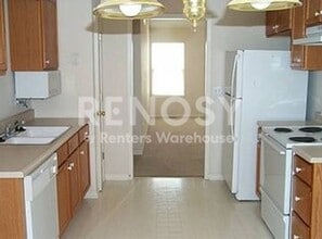 Building Photo - Cute 3 Bed, 2 full bath Townhome in Liberty