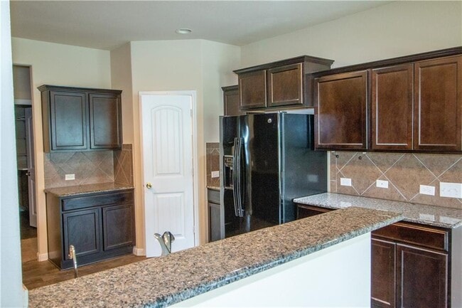 Building Photo - 142 Leon River Loop