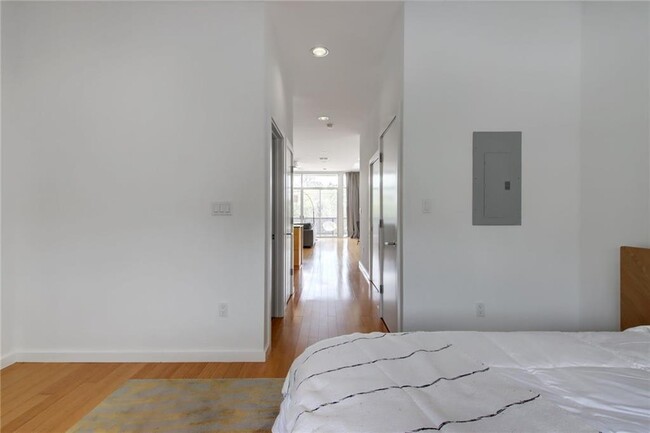 Building Photo - 508 E 53rd St