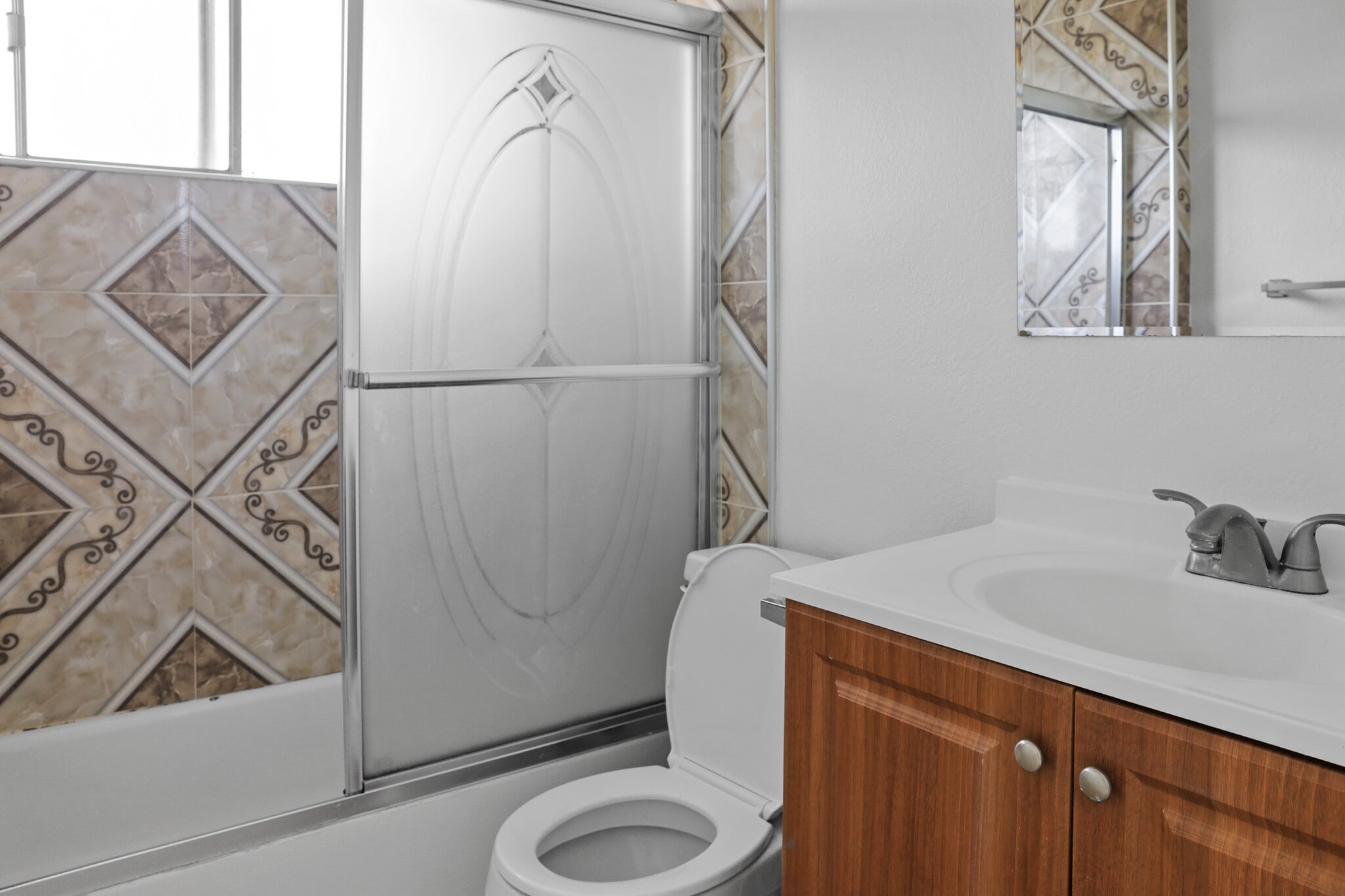 Building Photo - 324 Stepney St